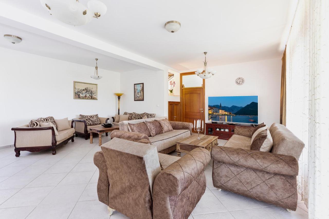Villa Forest Kotor Bagian luar foto